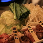 札幌開拓使 - ４種のジンギスカン盛り合わせ（焼き野菜付き）