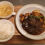 中華酒場 サンクスチャイナタウン - 牛バラ肉の煮込み～上海風～（ライス、スープ付）