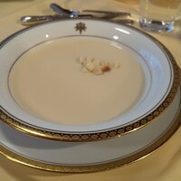 メインダイニングルーム - 白いんげん豆のポタージュ