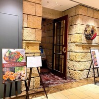 グリルうかい 丸の内店 - お店の入り口