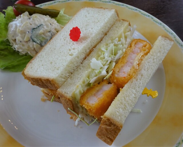 教会を改装した雰囲気あるカフェ サンドイッチ By 黄色のたぬき カフェ フロインドリーブ 本店 Cafe Freundlieb 新神戸 カフェ 食べログ