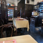 Creperie Alcyon - アンティークな店内