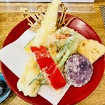 米と天ぷら 悠々 - 天ぷら盛り合わせ 特選 旬の海鮮天ぷら
            国産穴子一本・海老・キス・えのき茸・かぼちゃ・筍・赤パプリカ・いんげん・紫芋