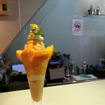 フルーツカフェ　フルータス - マンゴーパフェ