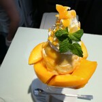 フルーツカフェ　フルータス - マンゴーパフェ