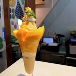 フルーツカフェ　フルータス - マンゴーパフェ