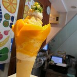 フルーツカフェ　フルータス - マンゴーパフェ