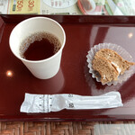 天平庵 - お茶とコーヒー味のロールケーキ