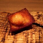 ラチュレ - 猪の脂を使ったフィナンシェ