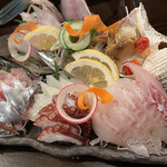かもめ食堂 - 刺し身の盛合せ