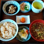 mass かまどのある家 酒をよぶ食卓 - 玄米定食¥500