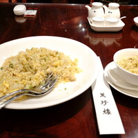 萬珍樓 本店 - ”大山鶏の中国塩魚炒飯”セット 1,800円+サービス料10%、セットにはデザートとドリンクがつきます。