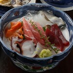 Assorted sashimi