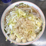 ラーメン二郎 - ・ラーメン 800円/税込
            (ｱﾌﾞﾗ,ｶﾗﾒ,ﾆﾝﾆｸ ｽｸﾅﾒ)
            ・うずら 100円/税込
            ・味ネギ【限定1】100円/税込