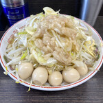 ラーメン二郎 - ・ラーメン 800円/税込
            (ｱﾌﾞﾗ,ｶﾗﾒ,ﾆﾝﾆｸ ｽｸﾅﾒ)
            ・うずら 100円/税込
            ・味ネギ【限定1】100円/税込