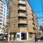 焼津港 みなみ - こんなビルの1階