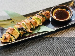 Robata Nidaime Shin - レタスとモッツァレラの豚巻き