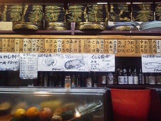 h Fukuzushi - 店内メニュー。サイドは横の白板に。