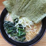 巓 - 並ラーメン＋のり増し、ほうれん草＆ねぎハーフ増し