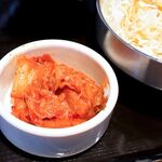 カルビ丼とスン豆腐専門店 韓丼 - キムチ