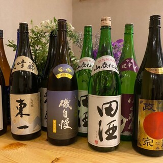 Enjoy the recommended sake that is even more delicious with carefully selected glasses.