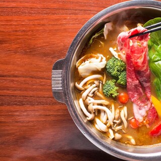 坐離宮人気NO,1カレースープ鍋