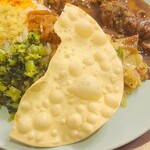 ロイヤルグリーン レストランアンドバー - スリランカスタイルチキンカレー(パパダン)