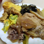 Hitoyasumi - すき焼き、ポークソテー、卵焼き、カボチャサラダ、ひじき、竹の子の炒め物、きゅうりの酢の物、等