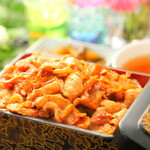 焼肉丼/yakinikudon　　世界中で愛されている唯一無二　三代伝承8７年秘伝のタレ　