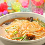 Bean sprouts + boiled Gyoza / Dumpling 3-piece set Contains boiled Gyoza / Dumpling instead of noodles.