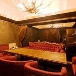 GINPA - シャンデリアでセレブ感溢れる人気のソファ個室