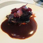 ラルジャン - 京都府産京鴨　ビーツのジュレ　カシスのシート　ポルトソース　アーティーチョーク　ペコロス