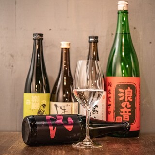 You can enjoy the pairing of yakitori and brewed sake.