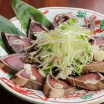 Straw-grilled bonito on a plate (serves 4-5)