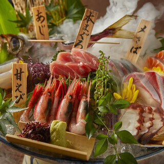 本格板前の居酒屋料理各種、大人気！お刺身盛り合せ番屋鬼盛り！