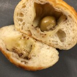 パン・デ・フィロゾフ - 【オリーブ・エ・フロマージュ】断面