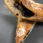 パン・デ・フィロゾフ - 【黒豆と大納言かのこ】断面