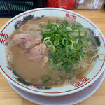 てっちゃん - 豚骨ラーメン600円で
                                このクオリティは中々^ - ^
                                