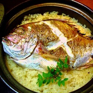 鱧と夏の味覚贅沢コース ご予約限定価格 8 500円 7 000円 税込 特製 ハモしゃぶ鍋 鮎の塩焼き 名物の鯛飯など夏の贅沢な素材が詰まってます 馳走や 純平 チソウヤジュンペイ 北新地 居酒屋 食べログ