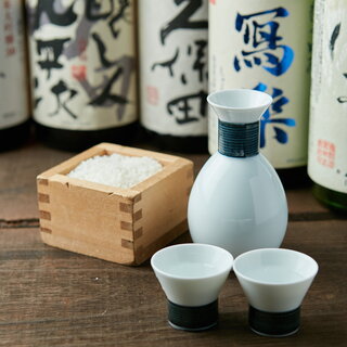 Carefully selected sake from all over the country!