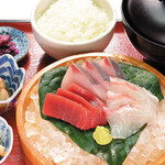 Set meal with 3 types of sashimi