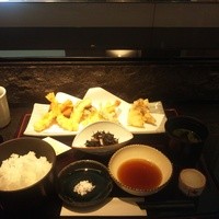 与太呂 本店 - 上天ぷら定食　1600円・・・
