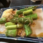 六本木お好み焼き・鉄板焼き とんちゃん - アスパラバター焼き