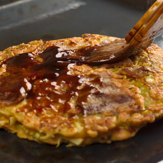 Soft and freshly baked! We offer exquisite ◎ Kansai-style Okonomiyaki.