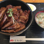 炭火焼豚丼 とんび - 料理写真: