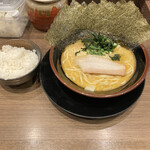 横浜家系ラーメン ぎん家 - 