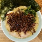 實家 - 豚骨醤油ラーメン並＋のり・きくらげ増し