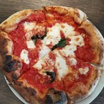 Pizzeria La Gita - マルゲリータ…1200円 サラダ付き