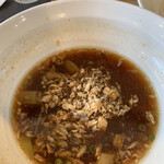 武蔵野うどん 澤村 - 揚げエシャロットを入れてる…