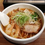 リトルアジア - 旨辛海老ラーメン（塩角煮入り・1050円）